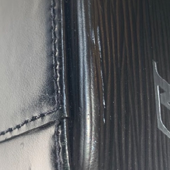 Louis Vuitton Sablons Epi - Picture 9 of 16